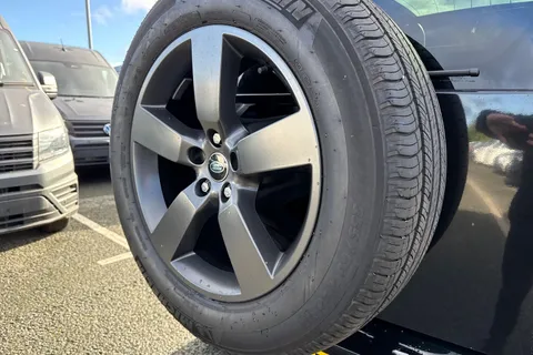 27 of 64 for Land Rover Defender 90 3.0 D250 MHEV X-Dynamic HSE Auto 4WD Euro 6 (s/s) 3dr