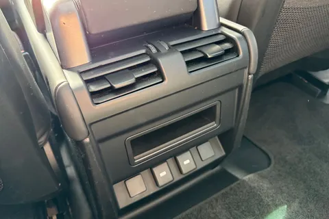 38 of 64 for Land Rover Defender 90 3.0 D250 MHEV X-Dynamic HSE Auto 4WD Euro 6 (s/s) 3dr