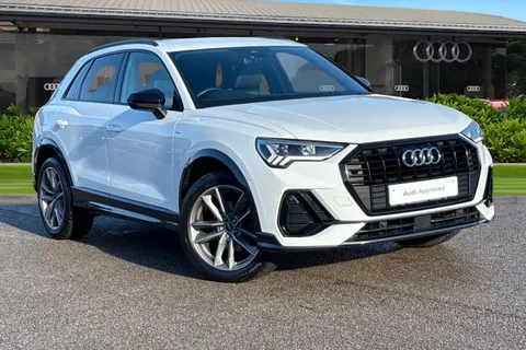 DG72BVF Audi Q3 Black Edition 35 TFSI  150 PS S tronic Thumbnail #2