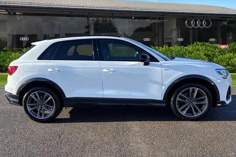 DG72BVF Audi Q3 Black Edition 35 TFSI  150 PS S tronic Thumbnail #4