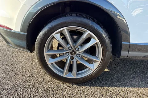 DG72BVF Audi Q3 Black Edition 35 TFSI  150 PS S tronic Thumbnail #12