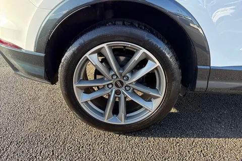 DG72BVF Audi Q3 Black Edition 35 TFSI  150 PS S tronic Thumbnail #14