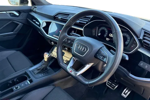 DG72BVF Audi Q3 Black Edition 35 TFSI  150 PS S tronic Thumbnail #15