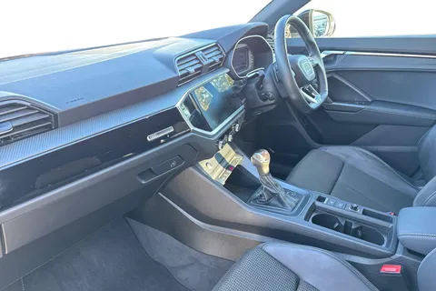 DG72BVF Audi Q3 Black Edition 35 TFSI  150 PS S tronic Thumbnail #16