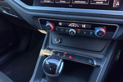 DG72BVF Audi Q3 Black Edition 35 TFSI  150 PS S tronic Thumbnail #23