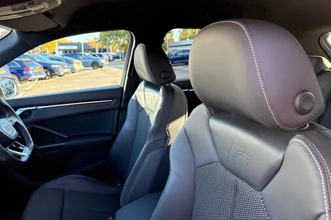 DG72BVF Audi Q3 Black Edition 35 TFSI  150 PS S tronic Thumbnail #25