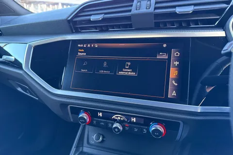 DG72BVF Audi Q3 Black Edition 35 TFSI  150 PS S tronic Thumbnail #33