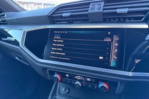 DG72BVF Audi Q3 Black Edition 35 TFSI  150 PS S tronic Thumbnail #36