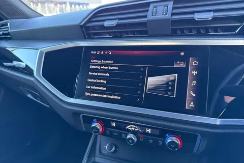 DG72BVF Audi Q3 Black Edition 35 TFSI  150 PS S tronic Thumbnail #41