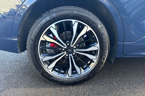 YR22LHL Ford Kuga 2.5 Duratec 14.4kWh ST-Line X Edition CVT Euro 6 (s/s) 5dr Thumbnail #8