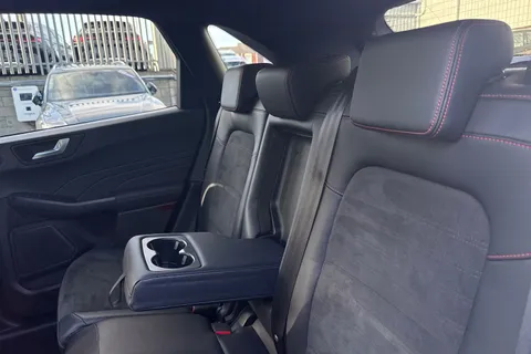 YR22LHL Ford Kuga 2.5 Duratec 14.4kWh ST-Line X Edition CVT Euro 6 (s/s) 5dr Thumbnail #15