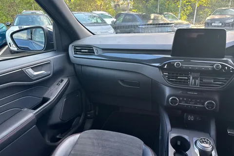 YR22LHL Ford Kuga 2.5 Duratec 14.4kWh ST-Line X Edition CVT Euro 6 (s/s) 5dr Thumbnail #16