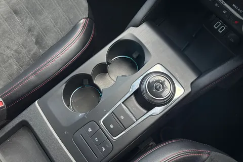 YR22LHL Ford Kuga 2.5 Duratec 14.4kWh ST-Line X Edition CVT Euro 6 (s/s) 5dr Thumbnail #21