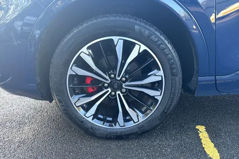 YR22LHL Ford Kuga 2.5 Duratec 14.4kWh ST-Line X Edition CVT Euro 6 (s/s) 5dr Thumbnail #24