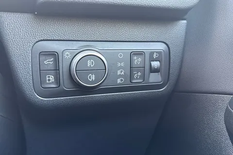 YR22LHL Ford Kuga 2.5 Duratec 14.4kWh ST-Line X Edition CVT Euro 6 (s/s) 5dr Thumbnail #29