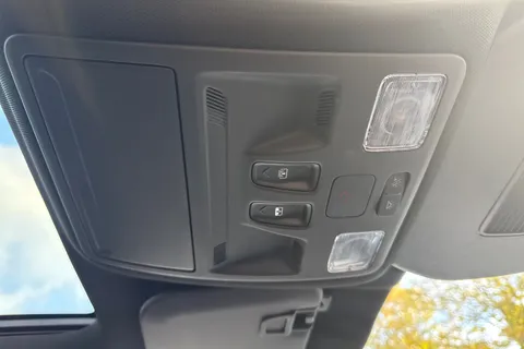 YR22LHL Ford Kuga 2.5 Duratec 14.4kWh ST-Line X Edition CVT Euro 6 (s/s) 5dr Thumbnail #30