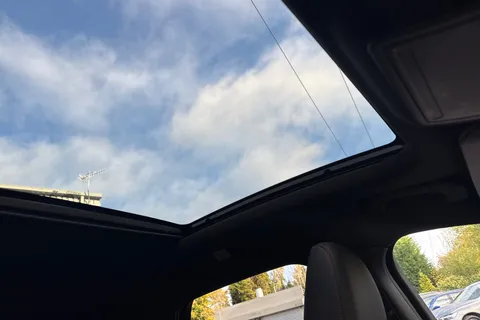 YR22LHL Ford Kuga 2.5 Duratec 14.4kWh ST-Line X Edition CVT Euro 6 (s/s) 5dr Thumbnail #32