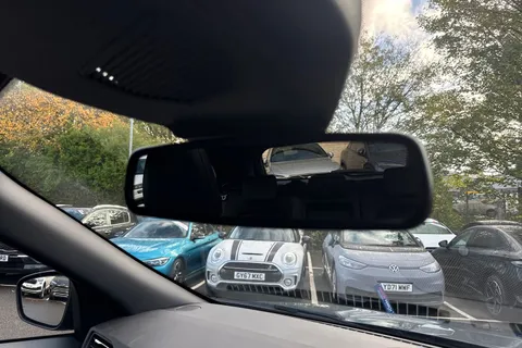 YR22LHL Ford Kuga 2.5 Duratec 14.4kWh ST-Line X Edition CVT Euro 6 (s/s) 5dr Thumbnail #40