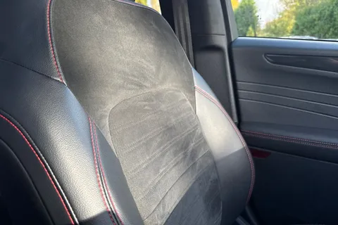 YR22LHL Ford Kuga 2.5 Duratec 14.4kWh ST-Line X Edition CVT Euro 6 (s/s) 5dr Thumbnail #51