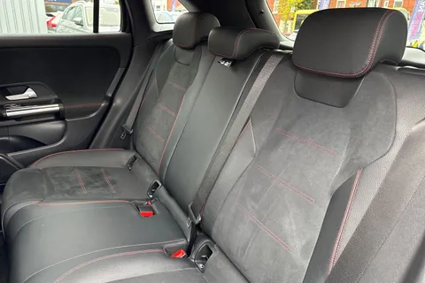 DK21WCP Mercedes-Benz Gla 2.0 GLA220d AMG Line 8G-DCT 4MATIC Euro 6 (s/s) 5dr Thumbnail #20