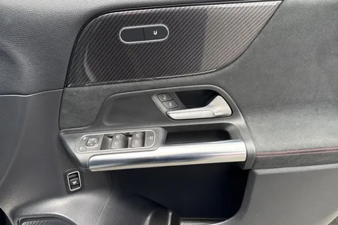 DK21WCP Mercedes-Benz Gla 2.0 GLA220d AMG Line 8G-DCT 4MATIC Euro 6 (s/s) 5dr Thumbnail #22