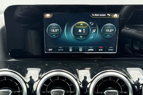 DK21WCP Mercedes-Benz Gla 2.0 GLA220d AMG Line 8G-DCT 4MATIC Euro 6 (s/s) 5dr Thumbnail #23