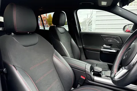 DK21WCP Mercedes-Benz Gla 2.0 GLA220d AMG Line 8G-DCT 4MATIC Euro 6 (s/s) 5dr Thumbnail #25