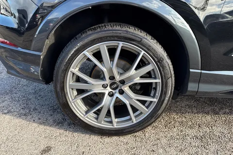DG24FHV Audi Q3 Black Edition 35 TFSI 150 PS S tronic Thumbnail #12