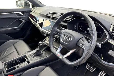 DG24FHV Audi Q3 Black Edition 35 TFSI 150 PS S tronic Thumbnail #15