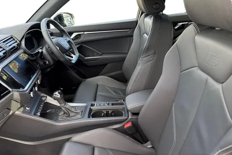 DG24FHV Audi Q3 Black Edition 35 TFSI 150 PS S tronic Thumbnail #17