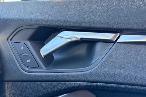 DG24FHV Audi Q3 Black Edition 35 TFSI 150 PS S tronic Thumbnail #22