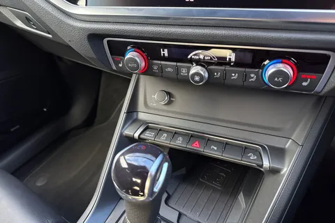 DG24FHV Audi Q3 Black Edition 35 TFSI 150 PS S tronic Thumbnail #23