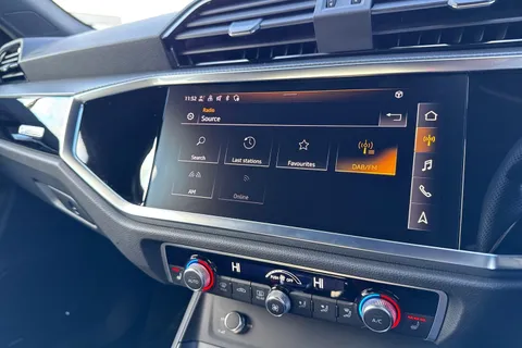 DG24FHV Audi Q3 Black Edition 35 TFSI 150 PS S tronic Thumbnail #36