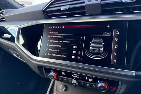 DG24FHV Audi Q3 Black Edition 35 TFSI 150 PS S tronic Thumbnail #45