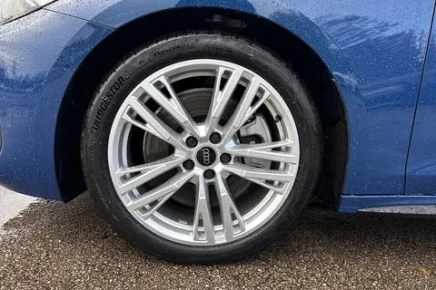 Audi A5 Avant 2.0 e-hybrid 25.9kWh S line S Tronic quattro Euro 6 (s/s) 5dr Thumbnail #11