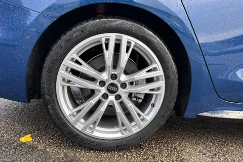 Audi A5 Avant 2.0 e-hybrid 25.9kWh S line S Tronic quattro Euro 6 (s/s) 5dr Thumbnail #12