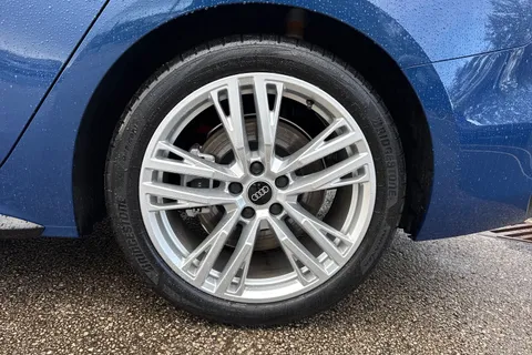 Audi A5 Avant 2.0 e-hybrid 25.9kWh S line S Tronic quattro Euro 6 (s/s) 5dr Thumbnail #13