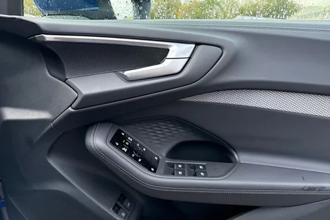 Audi A5 Avant 2.0 e-hybrid 25.9kWh S line S Tronic quattro Euro 6 (s/s) 5dr Thumbnail #21