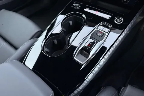 Audi A5 Avant 2.0 e-hybrid 25.9kWh S line S Tronic quattro Euro 6 (s/s) 5dr Thumbnail #23