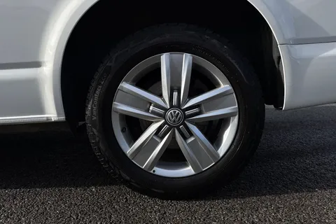 DC24GPE Volkswagen Transporter 2.0 TDI 150 Highline Kombi Van DSG Thumbnail #13