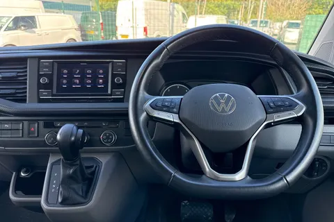 DC24GPE Volkswagen Transporter 2.0 TDI 150 Highline Kombi Van DSG Thumbnail #19