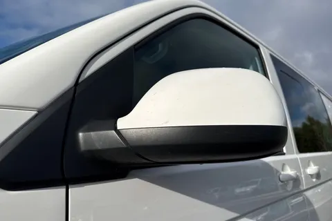DC24GPE Volkswagen Transporter 2.0 TDI 150 Highline Kombi Van DSG Thumbnail #27