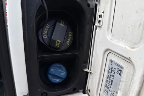 DC24GPE Volkswagen Transporter 2.0 TDI 150 Highline Kombi Van DSG Thumbnail #29