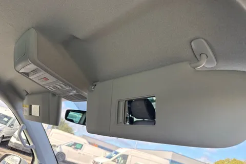 DC24GPE Volkswagen Transporter 2.0 TDI 150 Highline Kombi Van DSG Thumbnail #45