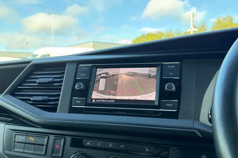 DC24GPE Volkswagen Transporter 2.0 TDI 150 Highline Kombi Van DSG Thumbnail #54