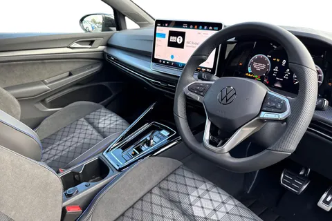  Volkswagen Golf 1.5 eTSI MHEV Black Edition DSG Euro 6 (s/s) 5dr Thumbnail #14