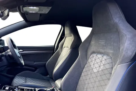  Volkswagen Golf 1.5 eTSI MHEV Black Edition DSG Euro 6 (s/s) 5dr Thumbnail #16