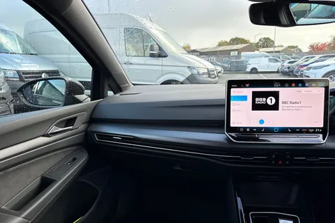  Volkswagen Golf 1.5 eTSI MHEV Black Edition DSG Euro 6 (s/s) 5dr Thumbnail #20