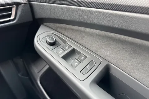  Volkswagen Golf 1.5 eTSI MHEV Black Edition DSG Euro 6 (s/s) 5dr Thumbnail #21