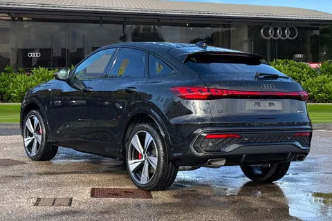  Audi Q5 2.0 TFSI Edition 1 Sportback S Tronic quattro Euro 6 (s/s) 5dr Thumbnail #3